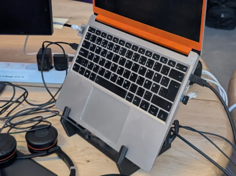 Laptop Stand with Mobil charge and cable mangement