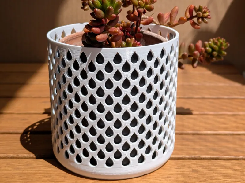 Teardrop Lattice Planter / Succulent Pot Cover