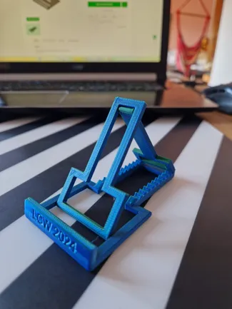 Phoneholder 10 different settings, print in place