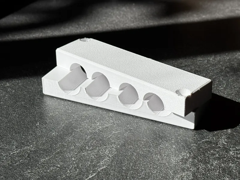 GrizzlE Smart Cable Wall Holder