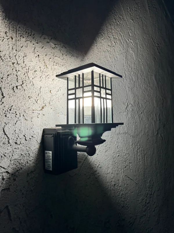 Cache pour luminaire extérieur