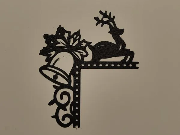 Renne avec clochette - coin de porte