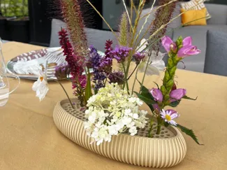 Oval vase ribbed