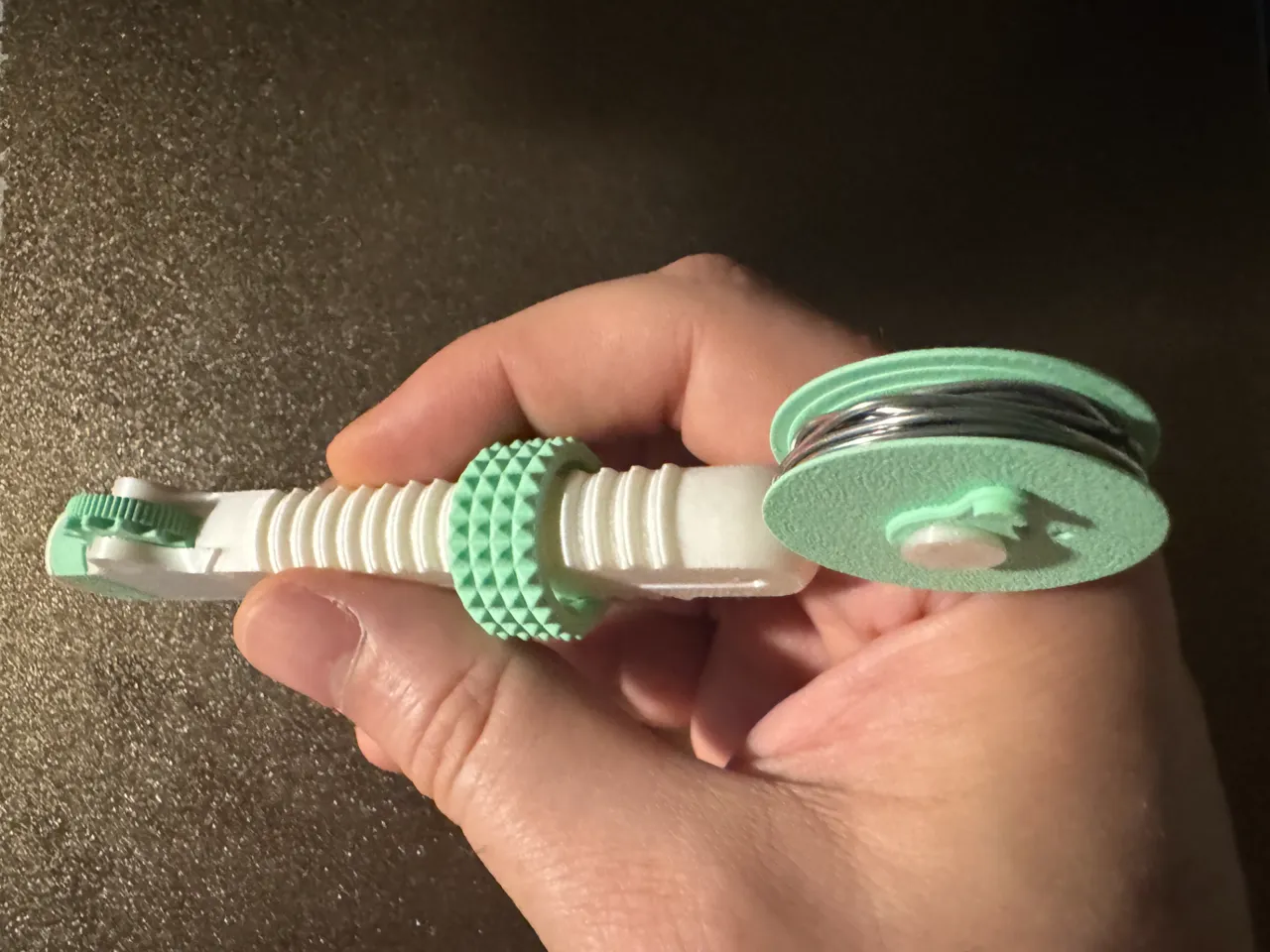 Ergonomic Ajustable solder tool - Solder Scroll view 3