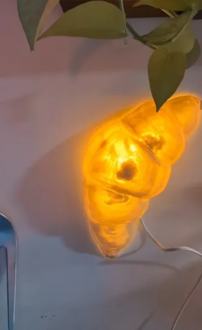 Croissant Lamp, LED Kit 001, with and without AMS