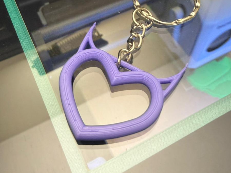 Portachiavi a forma di cuore diavolo