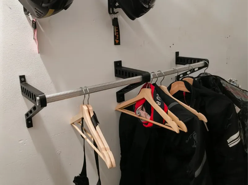 Clothes hanger