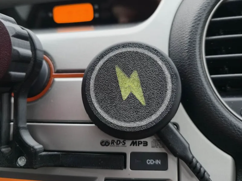 Ooono Co-Driver No2 Cover - Wireless Charger Look