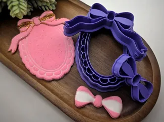 Framed Oval and Bow Clay Cutter