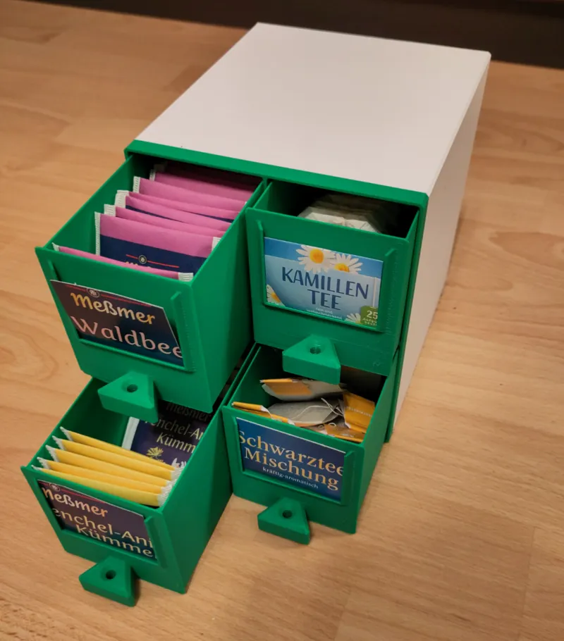 Kleiner Schubladen-Teeschrank