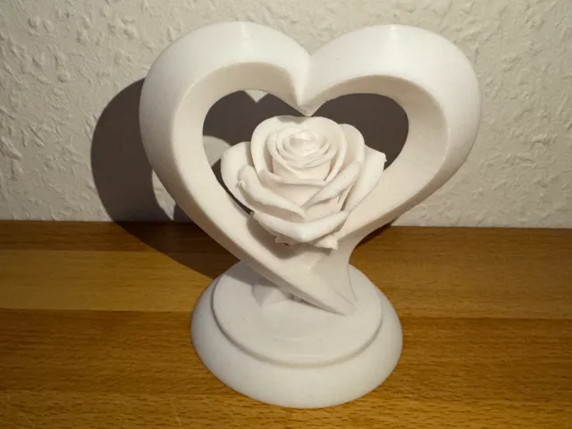 Herz mit Rose Skulptur