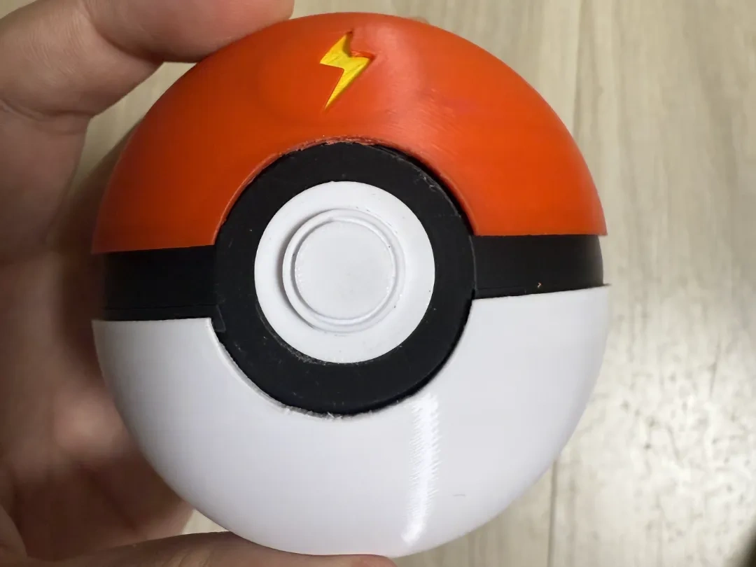皮卡丘的精灵球可开启，Pikachu PokeBall can open