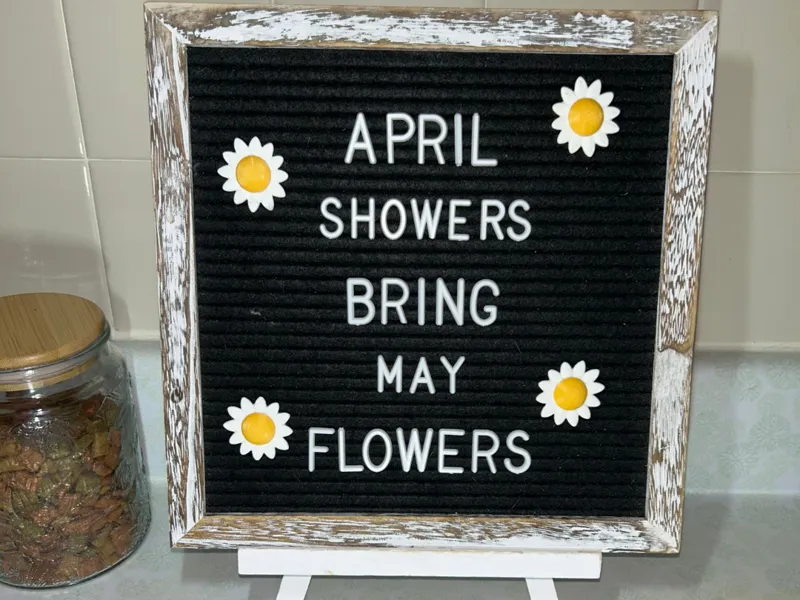 letterboard flowers