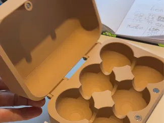 Egg box for 6 eggs