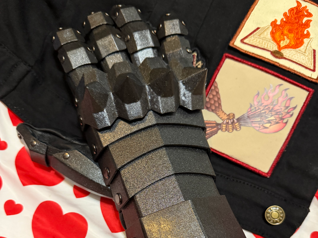 Enchanted War Gauntlet DCC Large Glove Remix