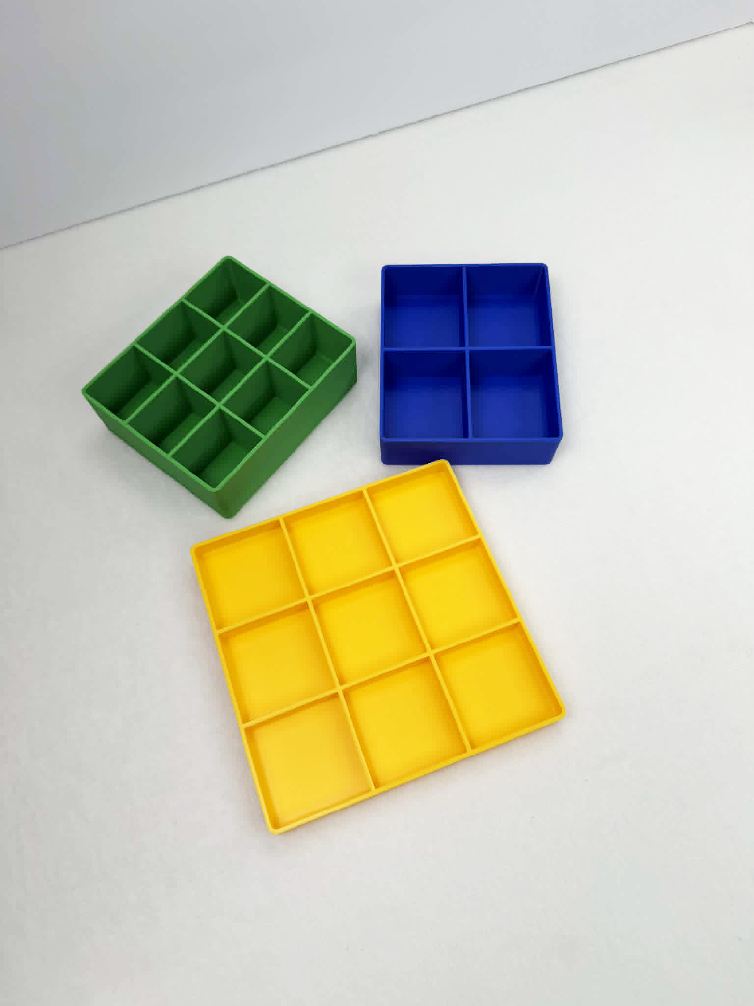 Miniatura 1 do modelo 3D Customizable Grid Organizer