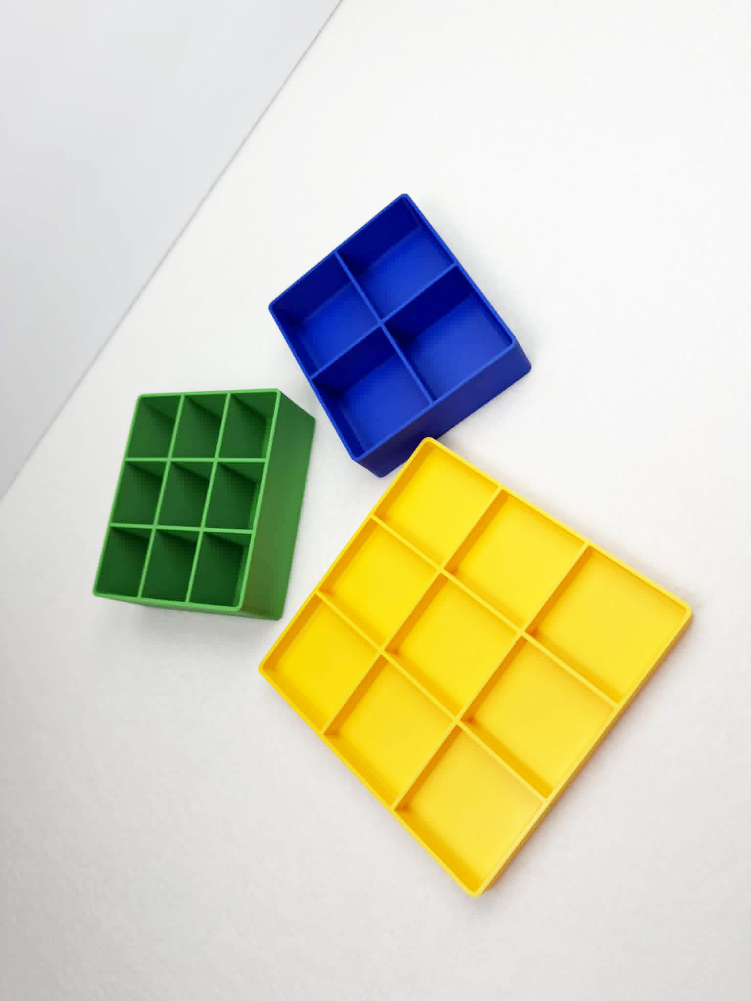 Miniatura 2 do modelo 3D Customizable Grid Organizer