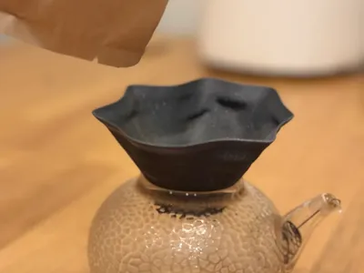 Universal funnel