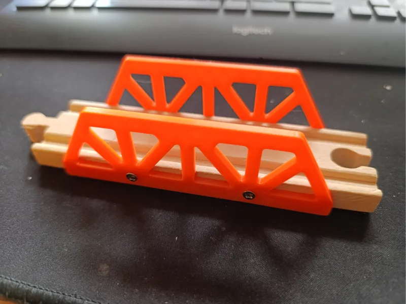 Brio Holzeisenbahn Brücke