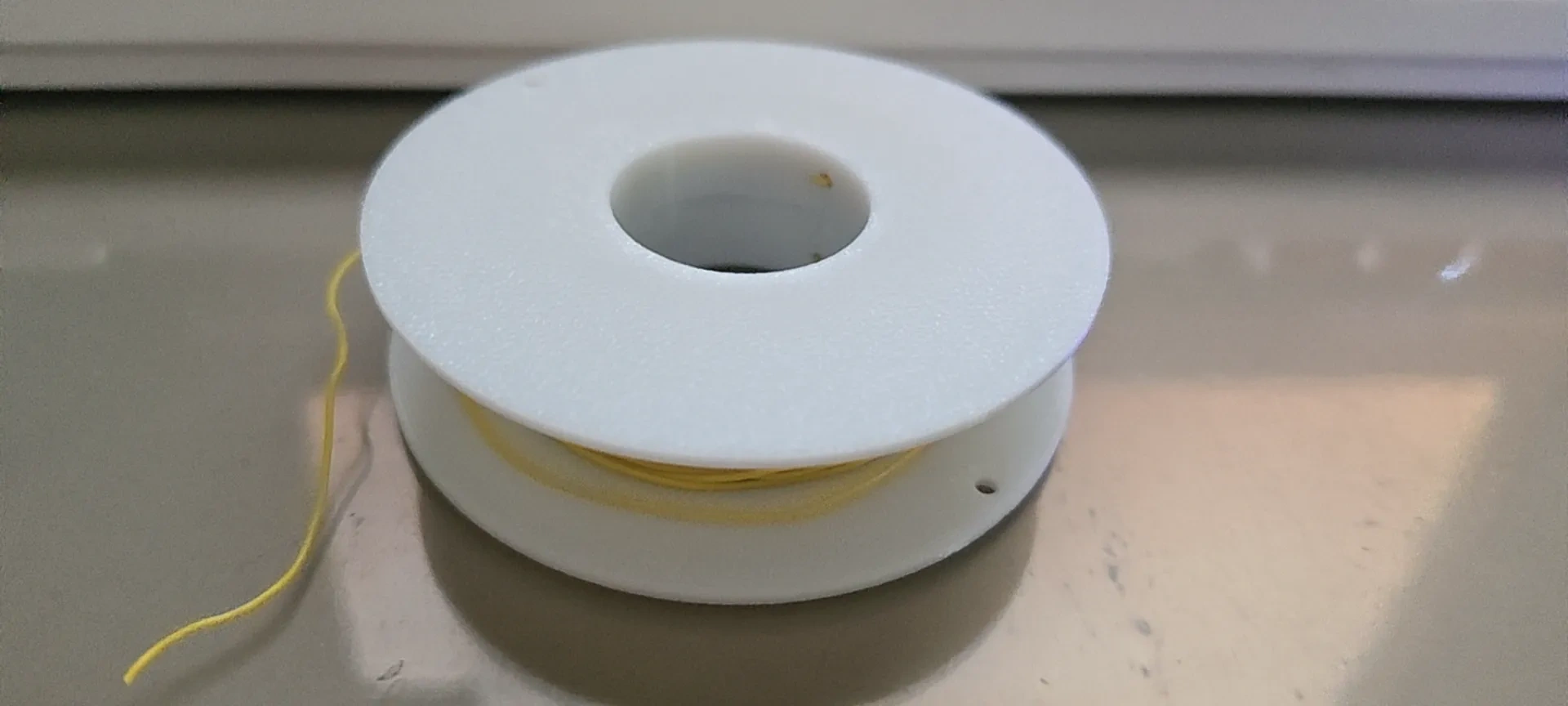 Miniatura 1 do modelo 3D 可堆叠电线架及线轴