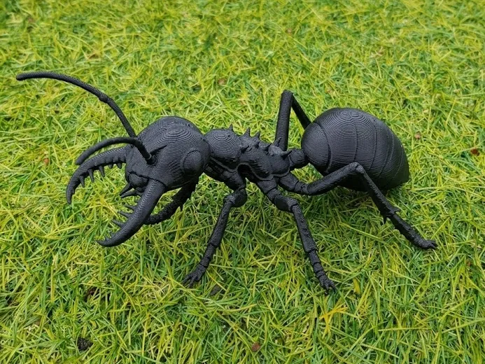 Adorno temático: Trap-Jaw Ant - Realistic Detailed Insect. Referencia del modelo original.