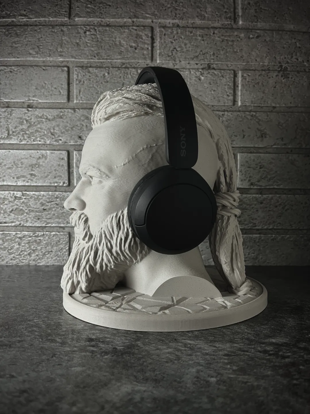 Headphone Stand - Ragnar Lothbrok Bust - Vikings view 3