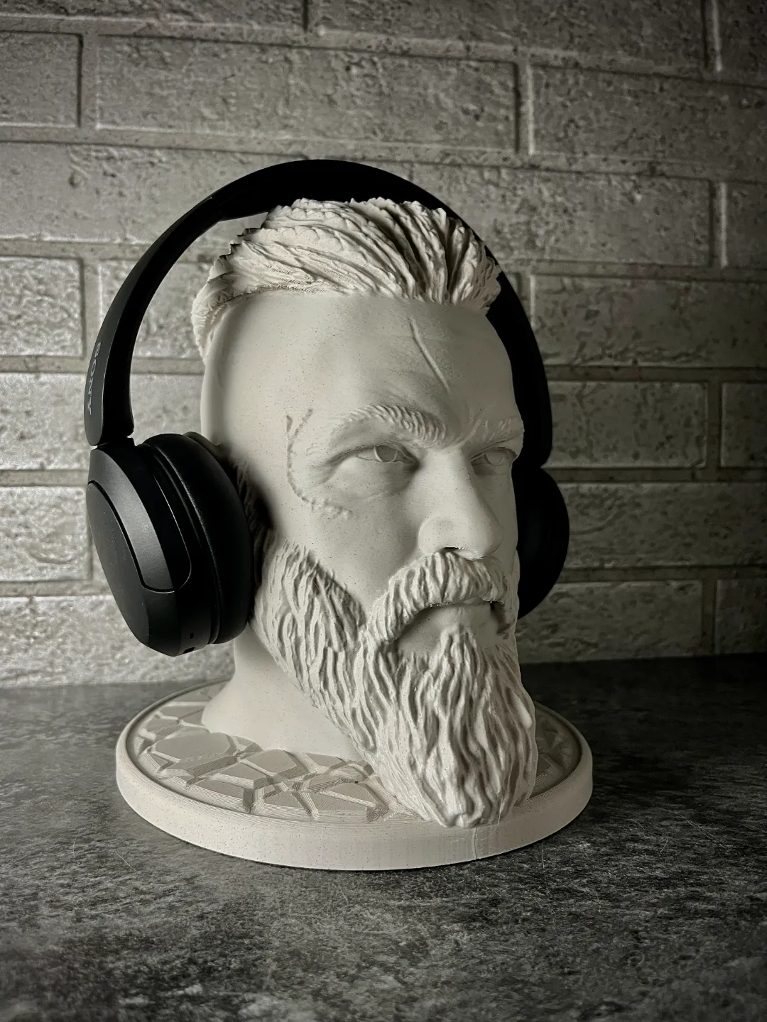 Headphone Stand - Ragnar Lothbrok Bust - Vikings view 2