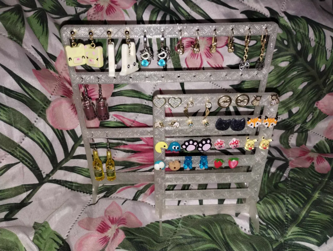 Earrings stand for stud and hanging earrings view 2