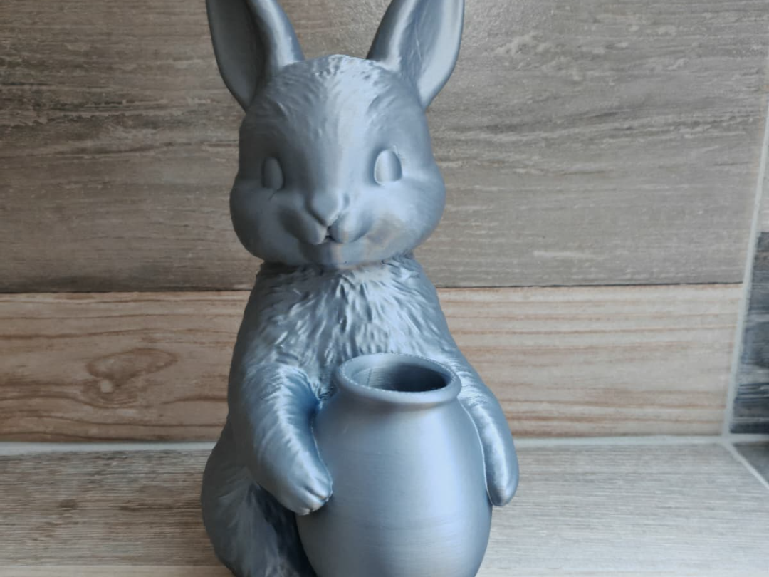 Osterhase mit Vase 
