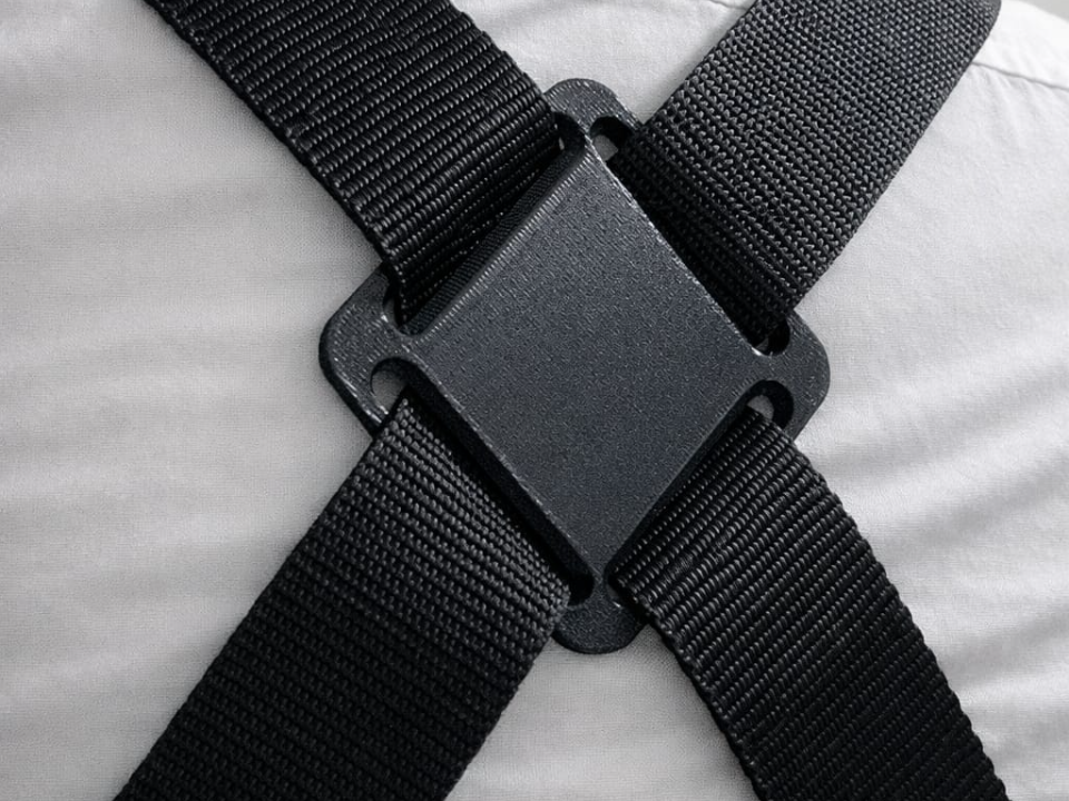 Cross Strap Buckle