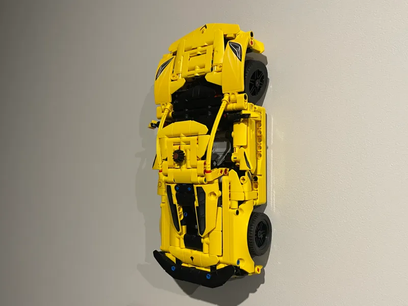 LEGOs Chevrolet Corvette Stingray wallmount(42205)