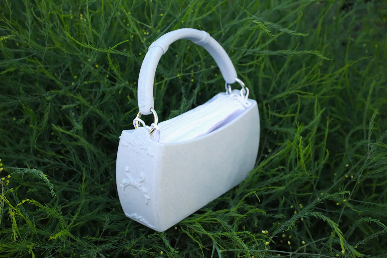 Antique womens bag view 3