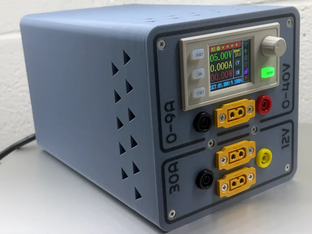 Caja o estuche: Bench Power Supply with SFX PC PSU. Referencia del modelo original.
