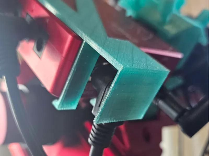 Power cable holder for ASIAIR Plus