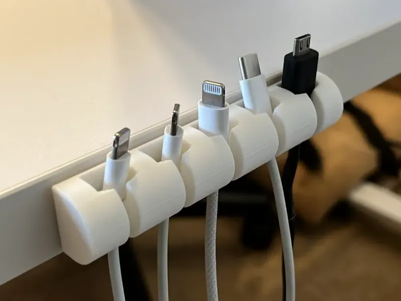 Magnetic cable management