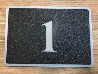 PLAQUE DE NUMERO DE MAISON