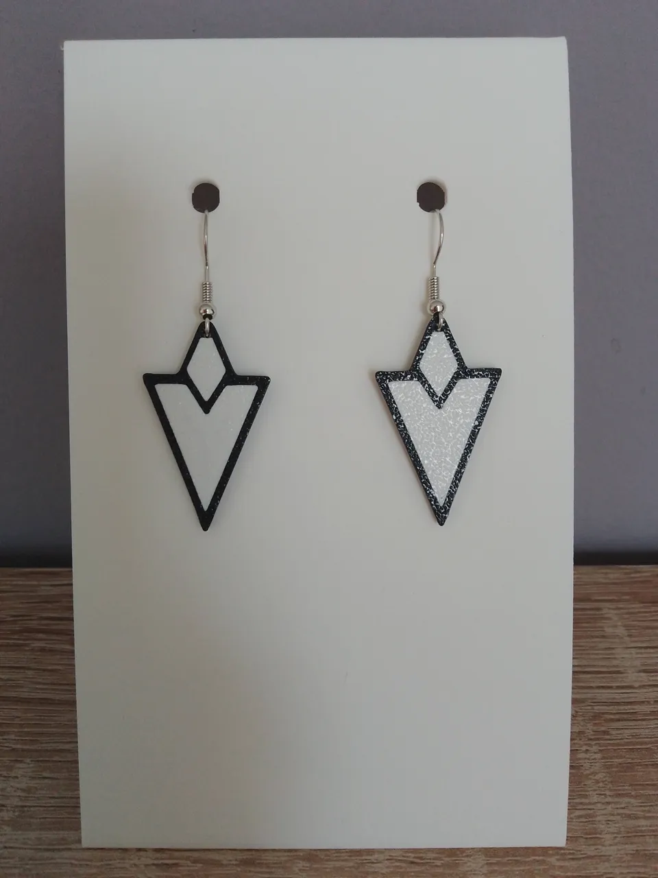 Skyrim earrings view 2