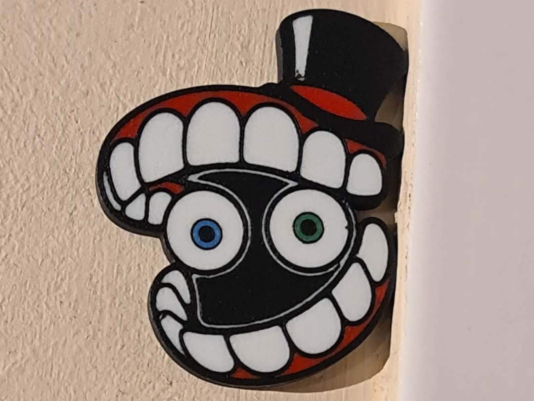 Caine from The Amazing Didital Circus magnet/pin