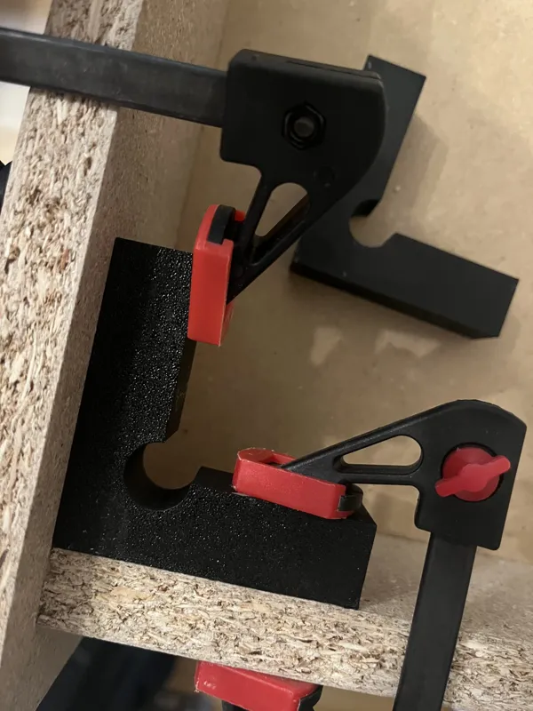 90 degree woodworking corner assembly guide