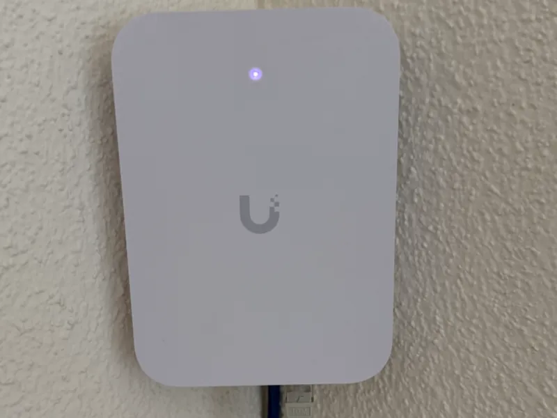 Ubiquiti Unifi U7 InWall Eckhalterung