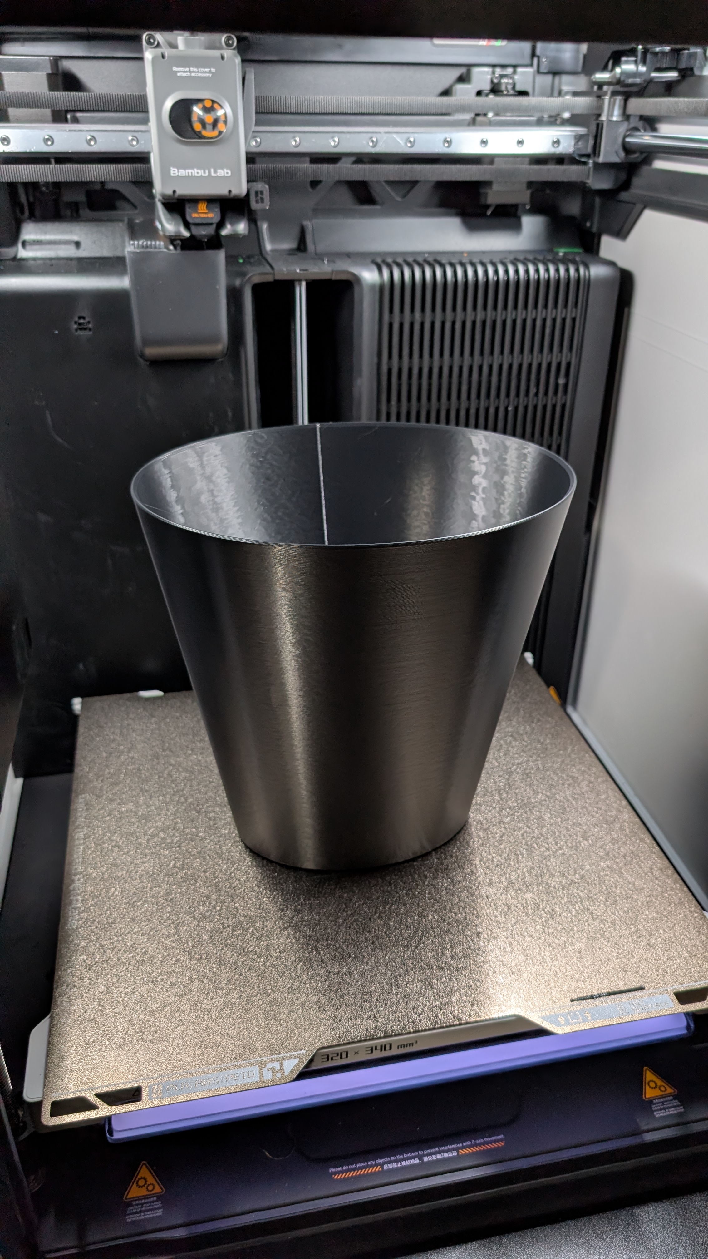Miniatura 2 do modelo 3D Stackable Oval Trash Bin with Handles