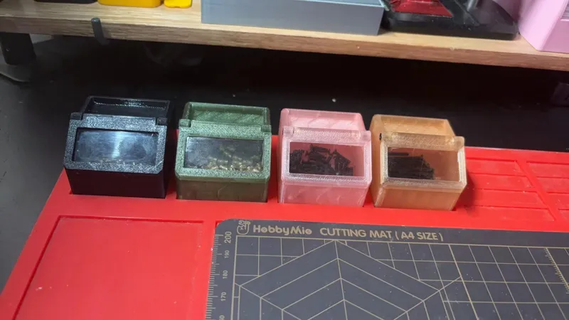Accessible screw/pill box 易取用收纳盒