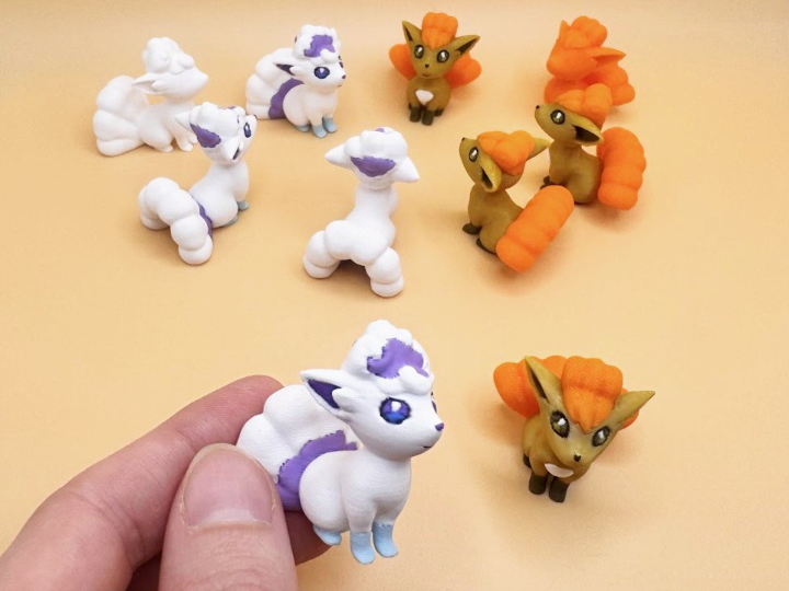 Shiny Kanto and Alolan Vulpix Minifigures 
