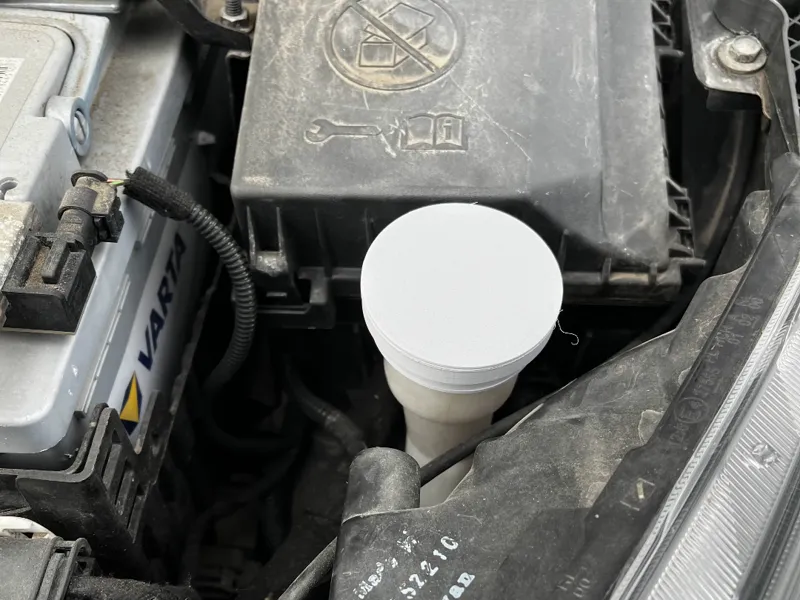 Cap for washer fluid reservoir for Opel Astra