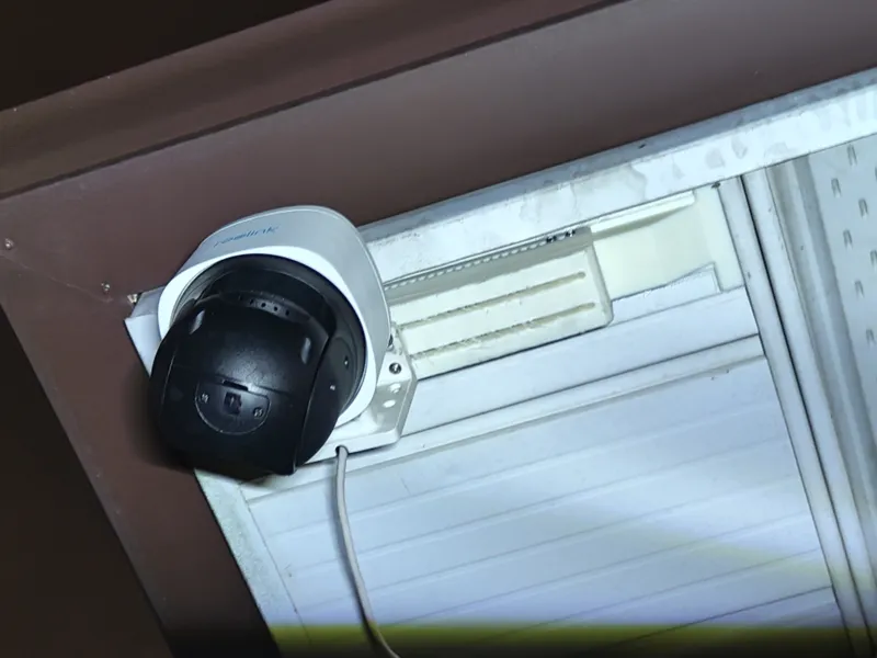 Reolink Trackmix Camera Roof Soffit Mount