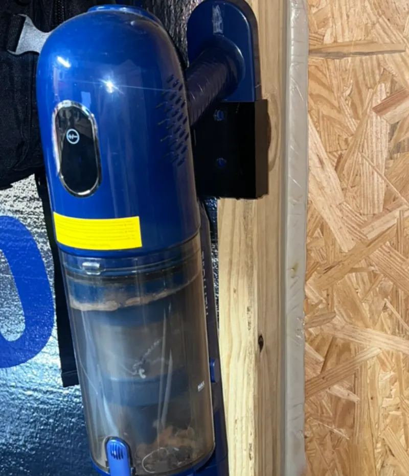 Basic Vacuum Wall Hanger