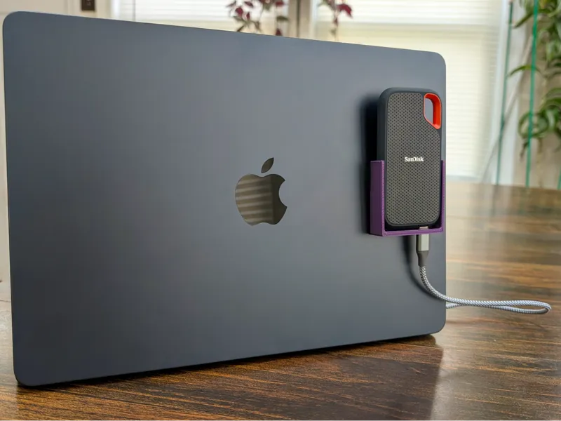 SanDisk Extreme Portable SSD Caddy Laptop Mount