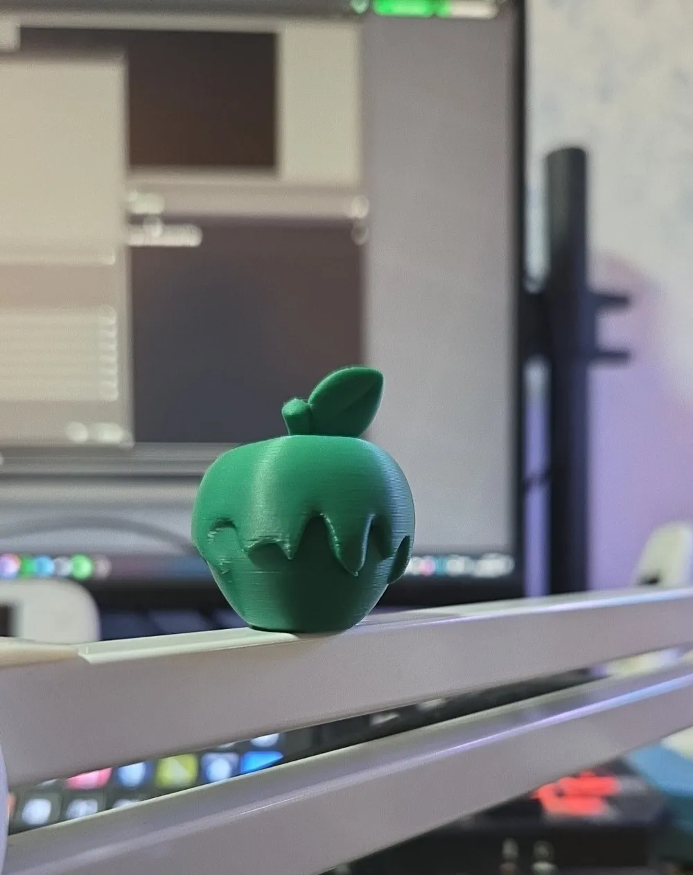 Mini Poison Apple - Mini Object - Free 3D Print Model - MakerWorld