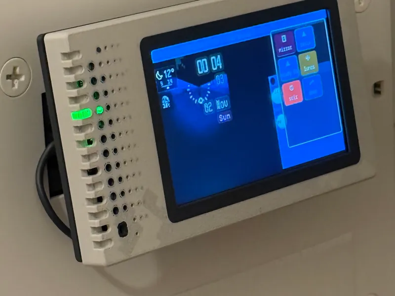 Utility Dashboard - DIN/Anker Powerport/5" ESP LCD