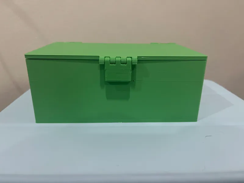 Small Storage box 4 knick knacks, electronic parts